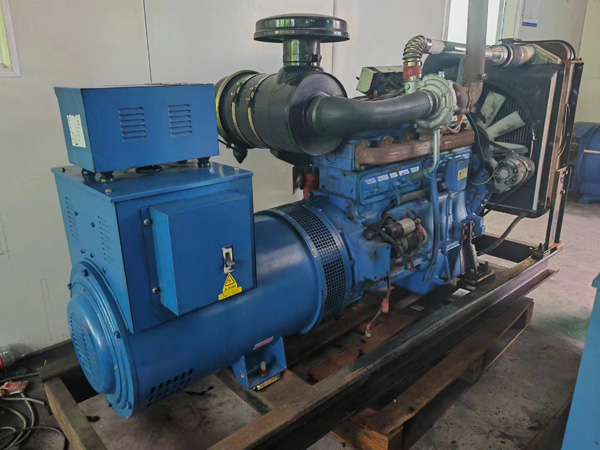 海南藏族100kW柴油发电机组使用多级机油有哪些优缺点？